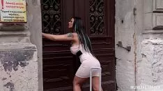 Bite Dans La Chatte Avec Une Brune De 30 Ans Qui Aime La Bite