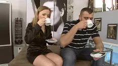 Jouer Dopo il caffè, Steliana si fa pompare e scopare