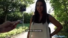 Abspielen Chloe hat dafür bezahlt, Sex im Park mit einem geilen Fremden zu haben