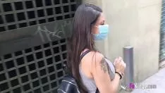 Se fue a colgar a un negro para follársela