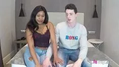 Jouer Andrei la tira forte su una donna di colore come vuole