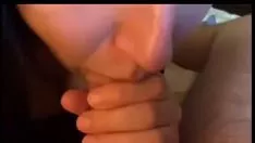Reproduzir Essa jovem cuida muito bem da bucetinha