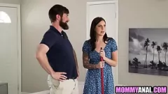 Jouer Brunette Milf Nikki Zee's Anal Adventure: Hardcore Fucking and Toys