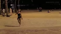 Jouer Xxx At Carnival tire la bite de la chatte d'une jeune femme pleine de merde Anal Xxx